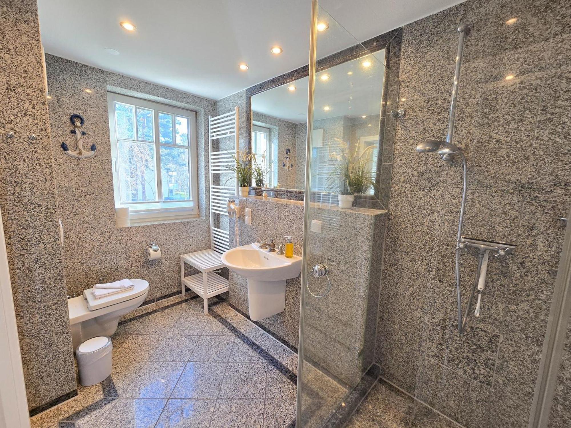 Klassik Mit 1 Schlafzimmer Und Balkon Im Obergeschoss 302 * Ostseebad Binz